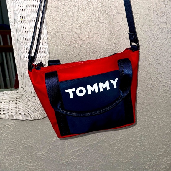 I used it once but I’m not a fan of red so I think it deserves a better owner - Picture 1 of 4